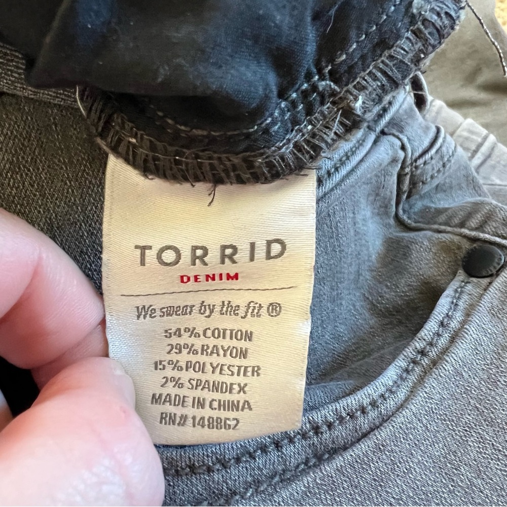 TORRID Jeggings Jeans Light Wash Color - Picture 7 of 9